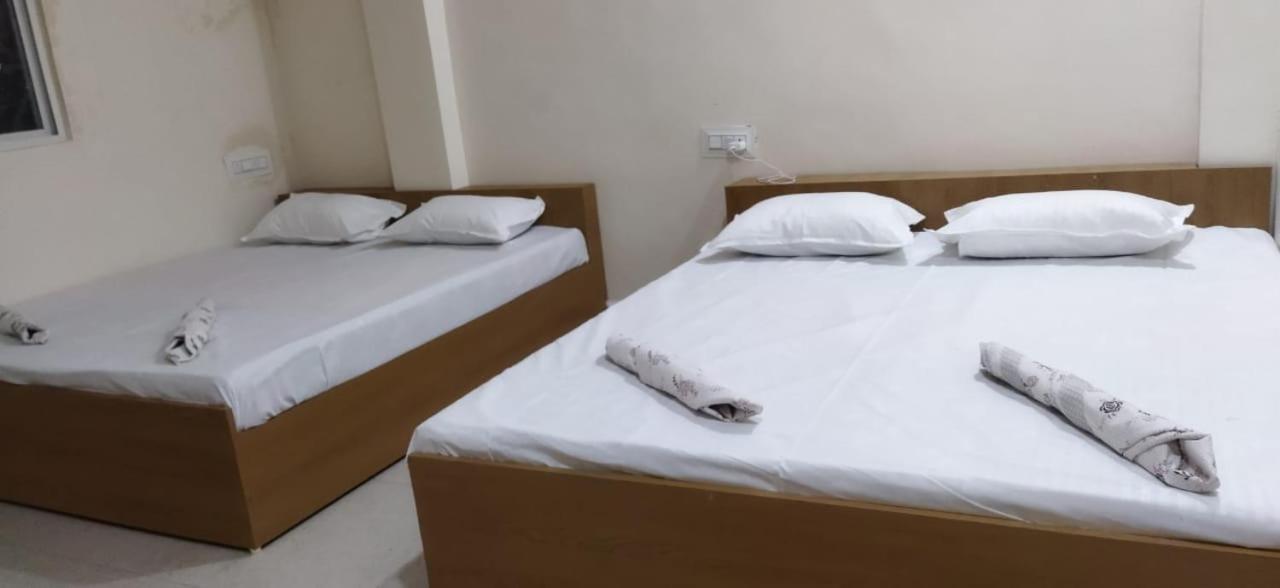 Shree Gajlaxmi Hotel Walking Distance From Mahakaleswar Ujjain Exterior foto